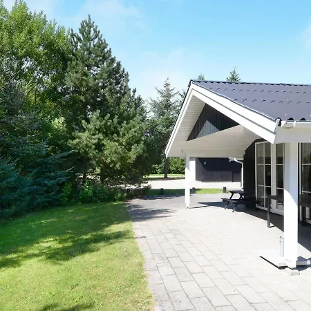 8 Person Holiday In Bl Vand